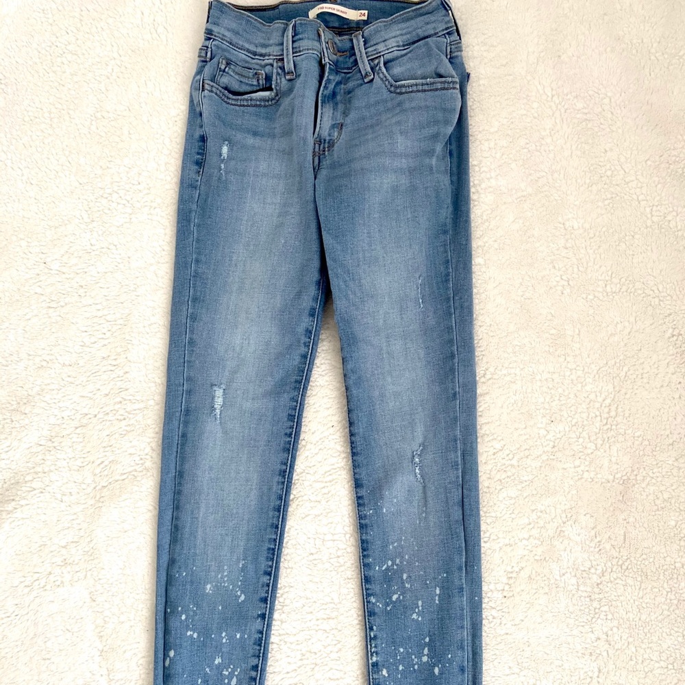 Denim Blue Levi’s Jeans